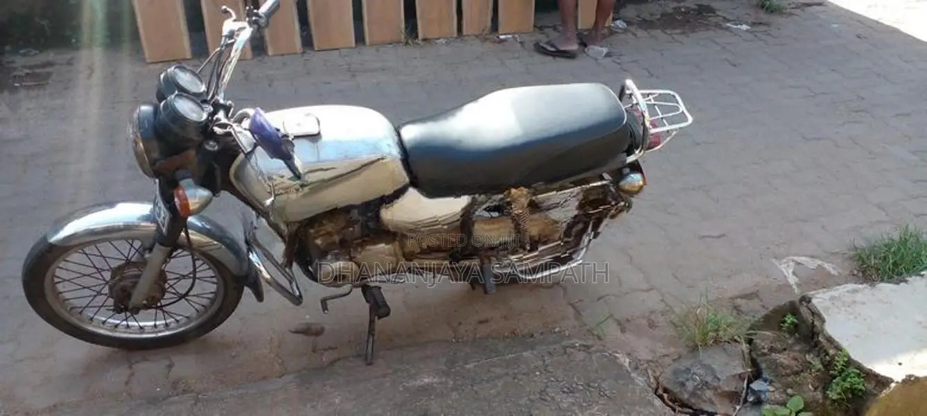 Bajaj Boxer 2005