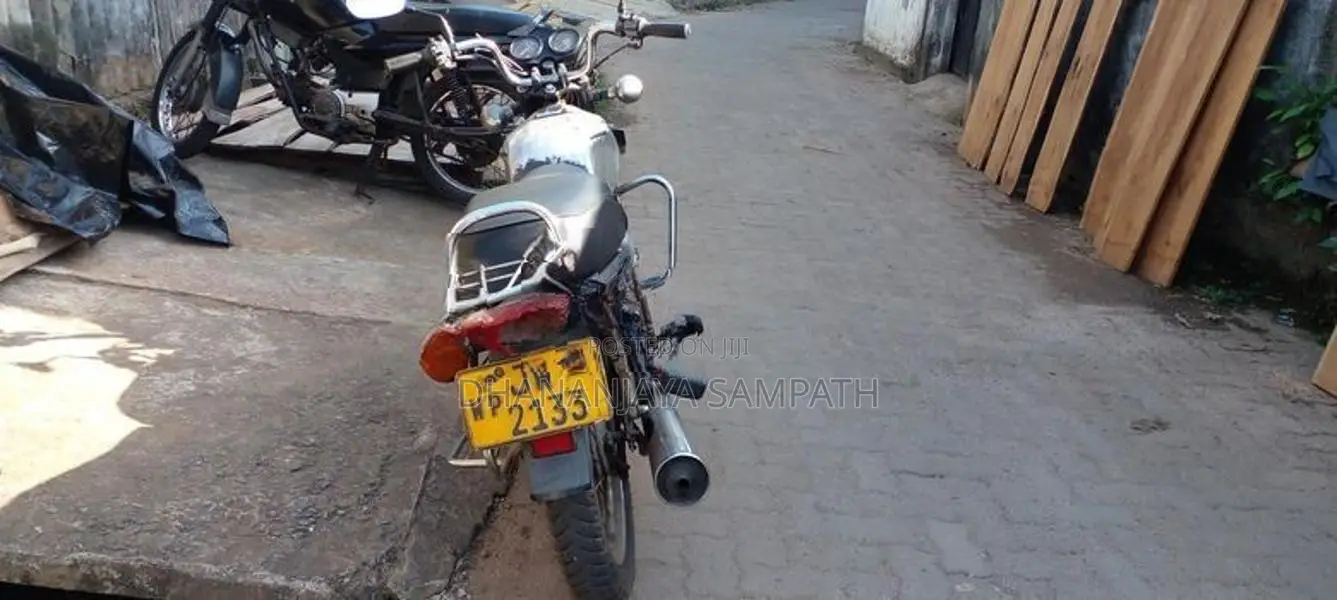 Bajaj Boxer 2005
