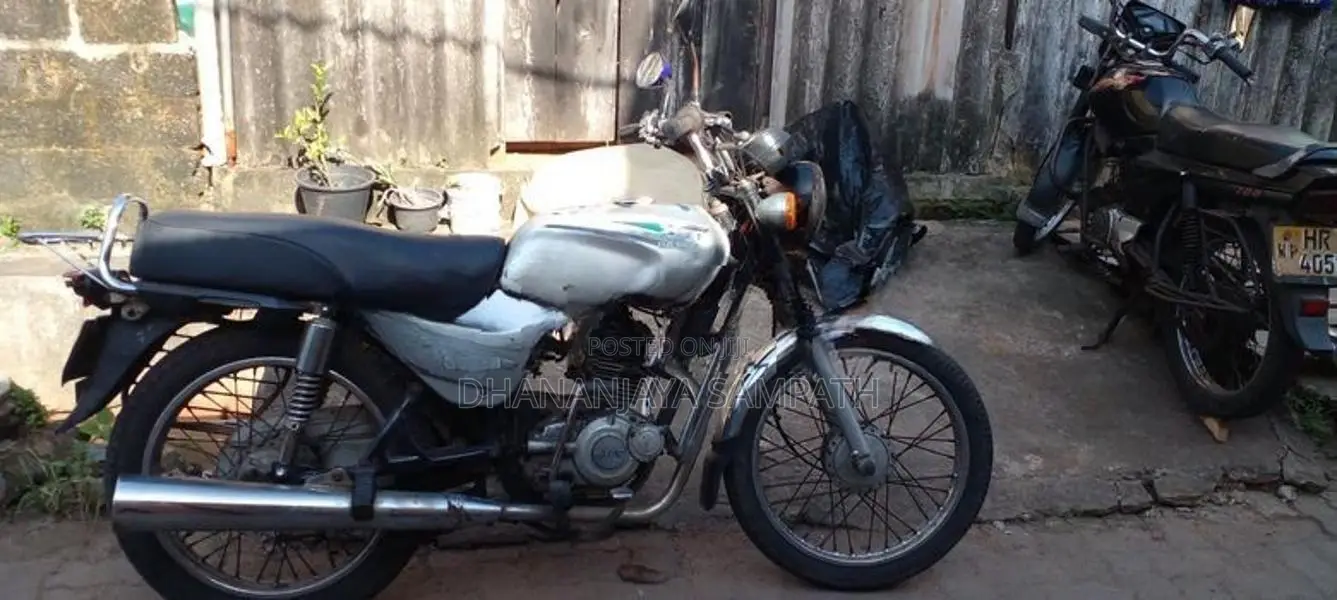 Bajaj Boxer 2005