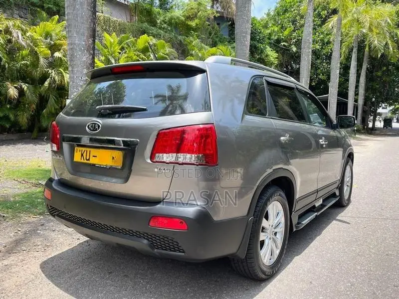 Kia Sorento 1-10 DIESEL 2012