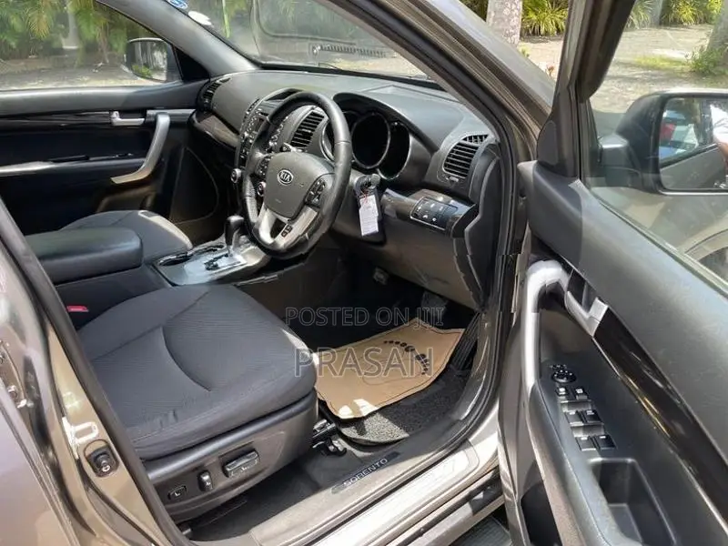 Kia Sorento 1-10 DIESEL 2012