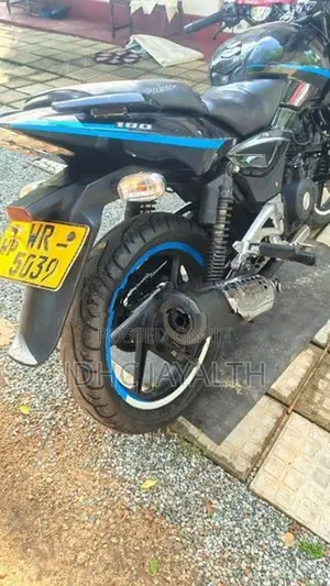 Bajaj Pulsar 180 plusar 2011