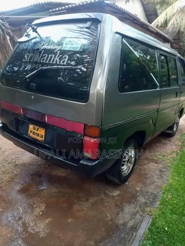 Nissan Largo 1991