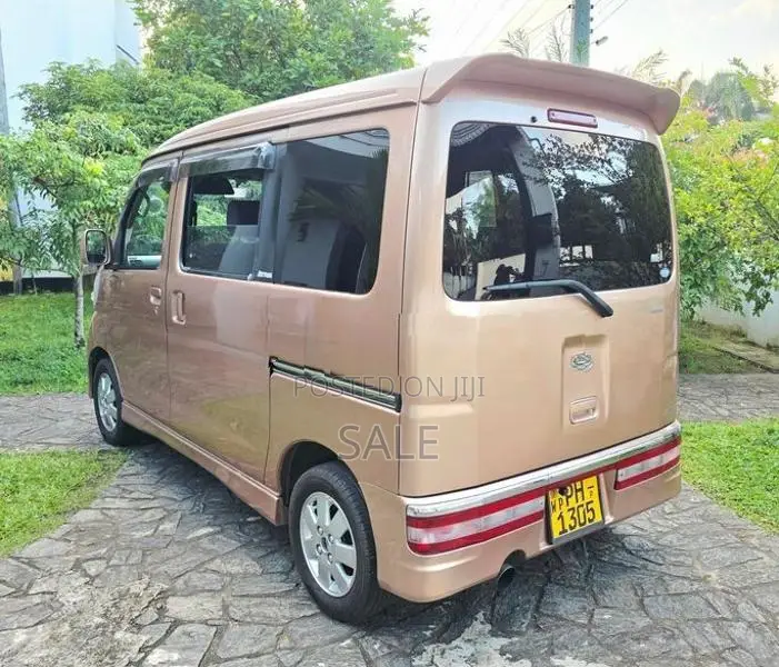 Daihatsu Hijet Attrai Wagon Tubo 2016