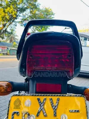 Bajaj CT100 2012