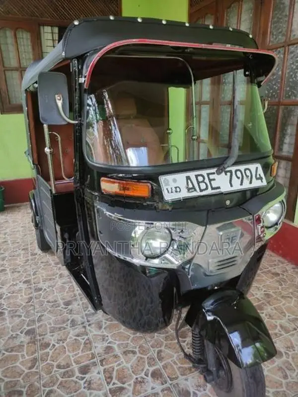 Bajaj RE 2015