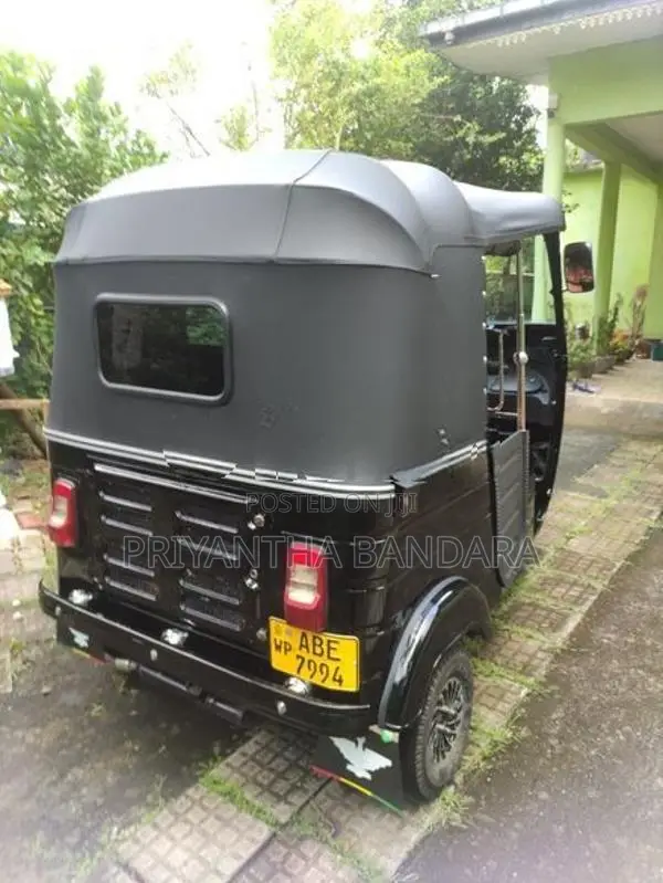 Bajaj RE 2015