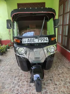 Bajaj RE 2015