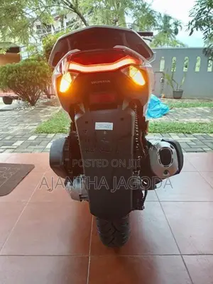 Honda PCX160 2025