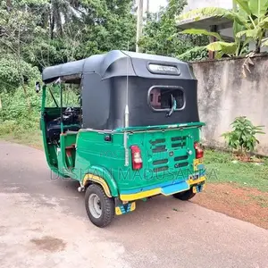 Bajaj RE 2018