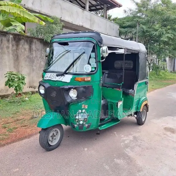 Bajaj RE 2018