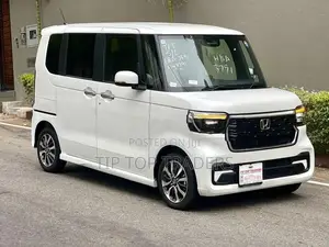 Honda N-Box Custom 2024