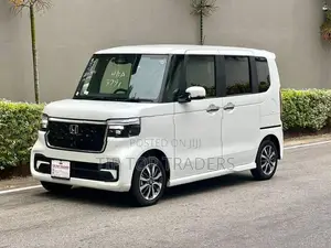 Honda N-Box Custom 2024