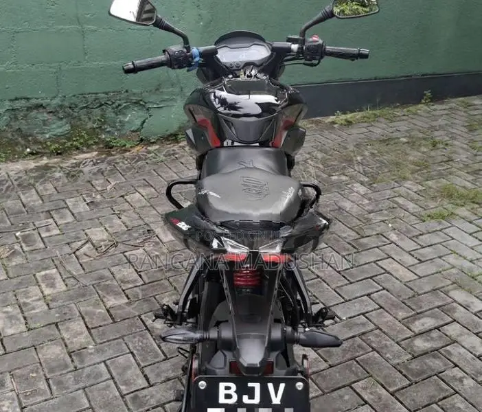 Bajaj Pulsar NS200 2025