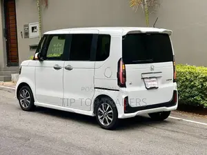 Honda N-Box Custom 2024