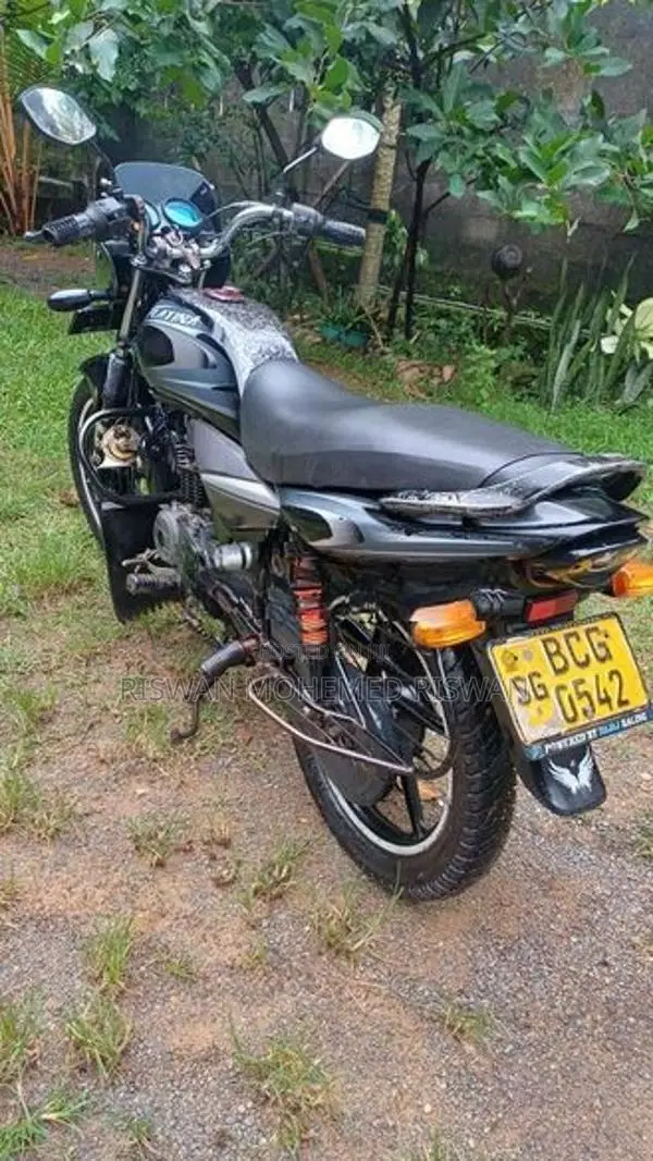Bajaj Platina 100 2015