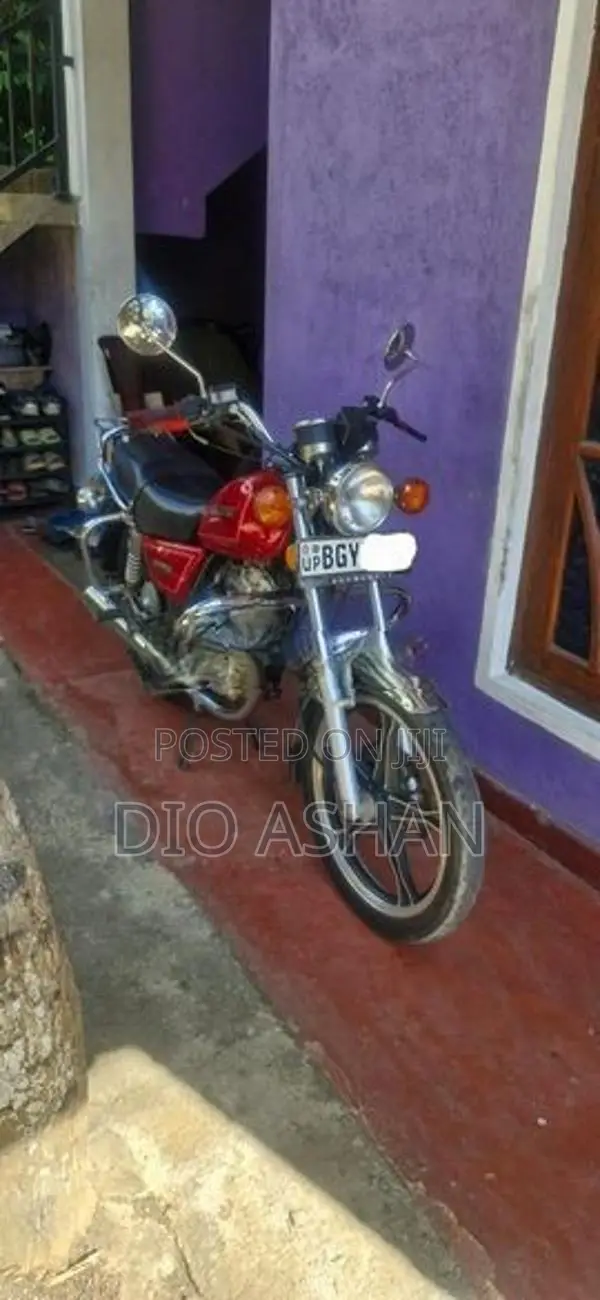 Suzuki GN 125 2018