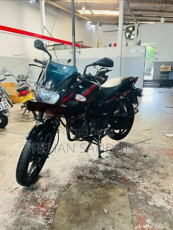 Bajaj Pulsar 150 2015