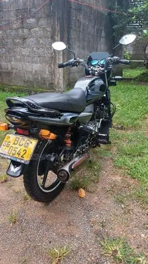 Bajaj Platina 100 2015