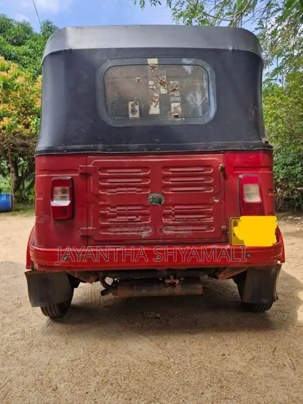 Bajaj RE 2015