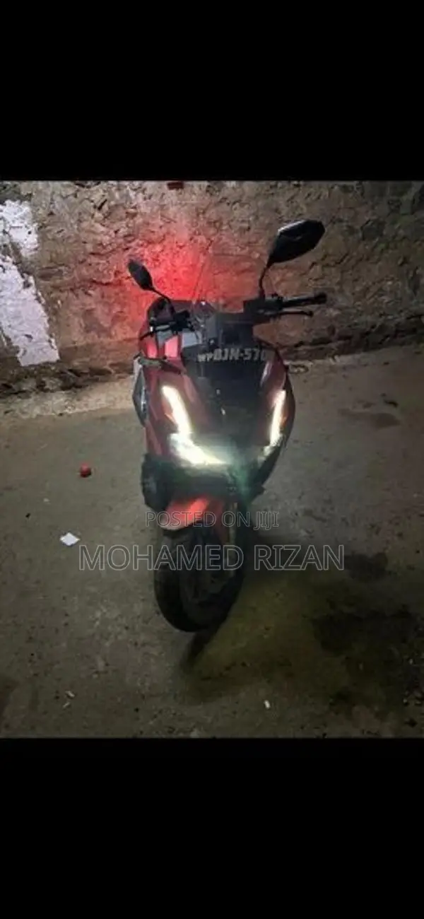 Honda ADV 160 2024