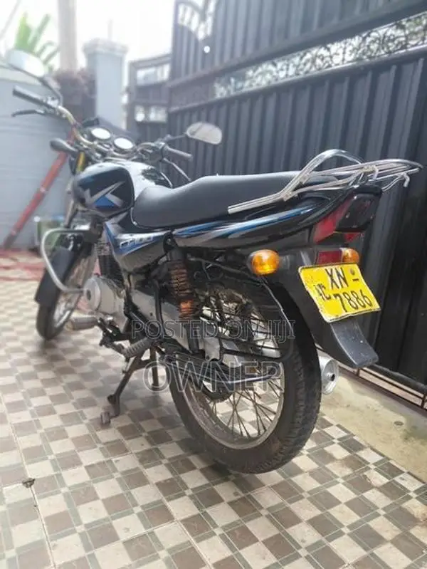 Bajaj CT100 2012