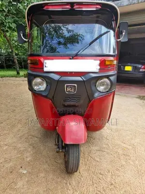 Bajaj RE 2015