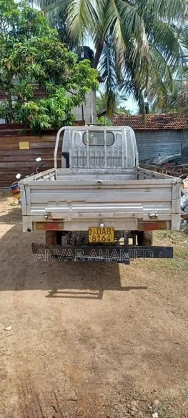Yujien NJ1026DU Lorry 2015