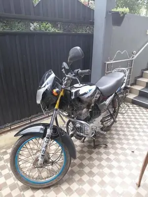 Bajaj CT100 2012