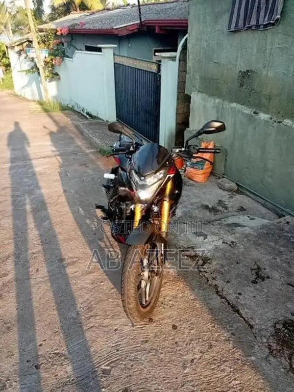 Bajaj Pulsar NS200 2025