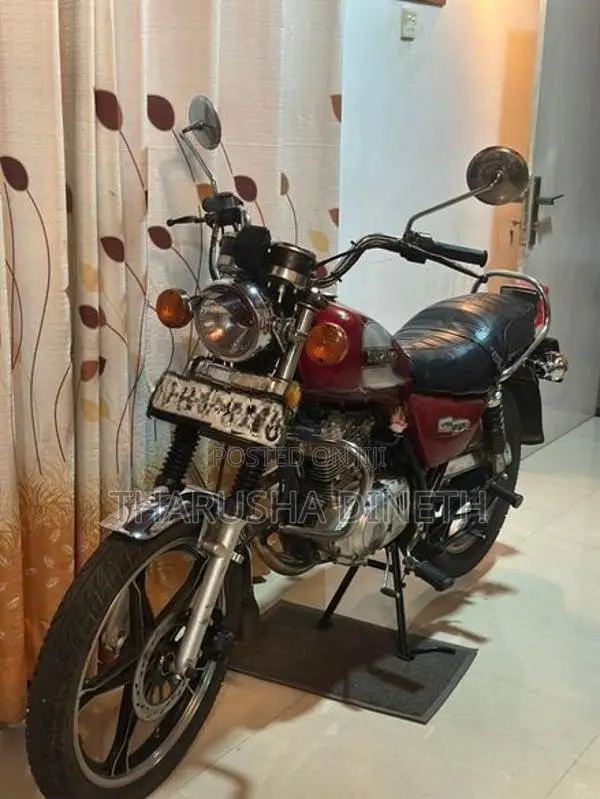 Suzuki GN 125 Japan 2006