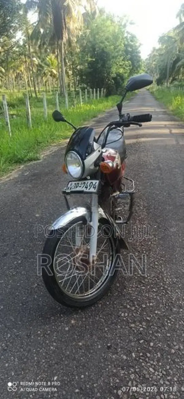 Bajaj Boxer Red 2004