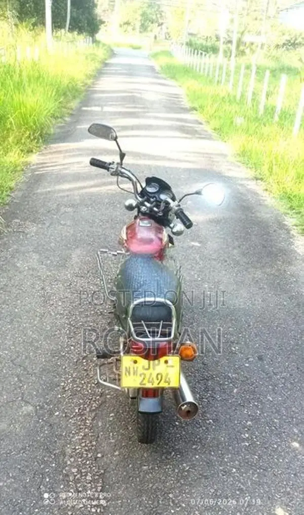 Bajaj Boxer Red 2004