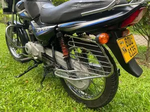Bajaj CT100 2016