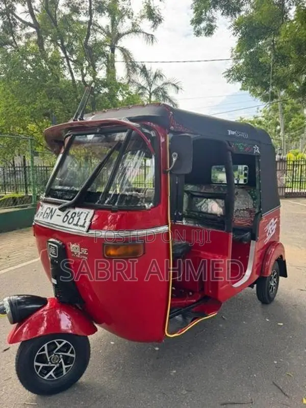 Bajaj RE 2001