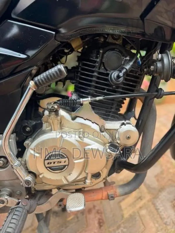 Bajaj Pulsar 150 Pulsur 2016
