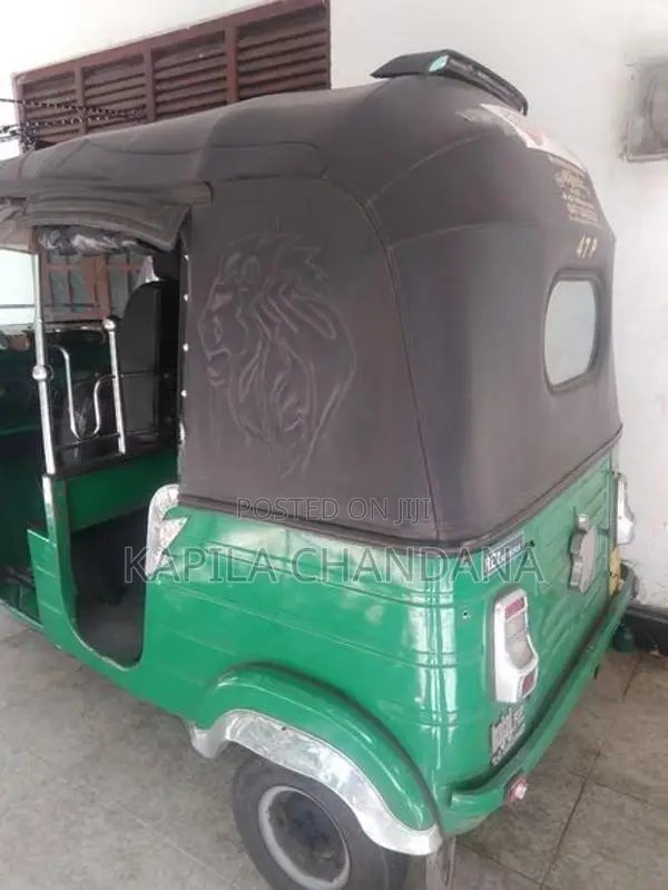 Bajaj RE 2005