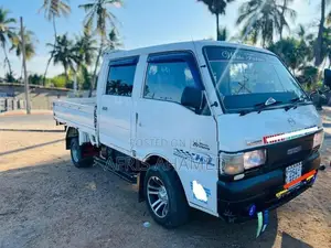 Mazda Bongo Brawny 1996