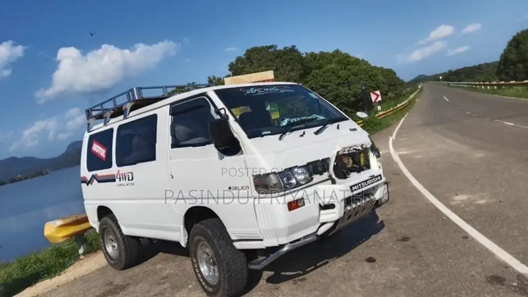 Mitsubishi Delica P25V 4 WD 1989