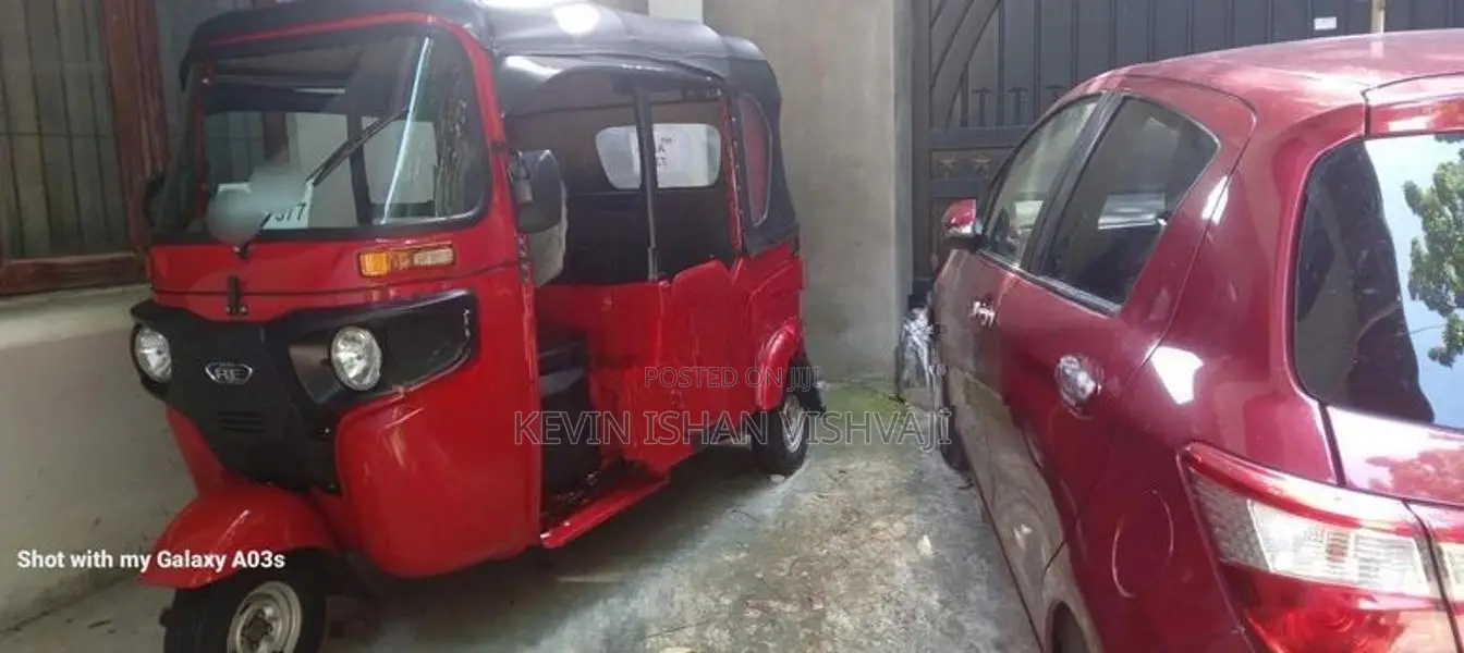 Bajaj RE 2025