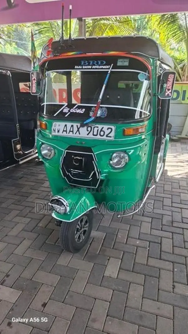 Bajaj RE 4Srtok 2015