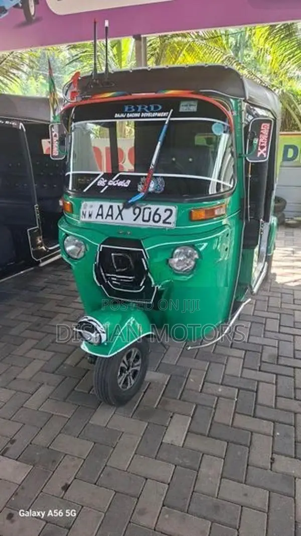 Bajaj RE 4Srtok 2015