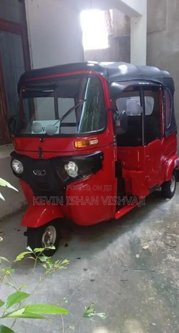 Bajaj RE 2025
