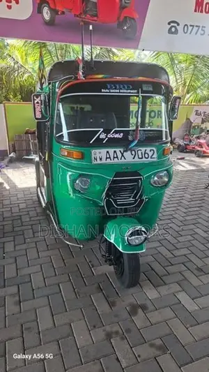 Bajaj RE 4Srtok 2015