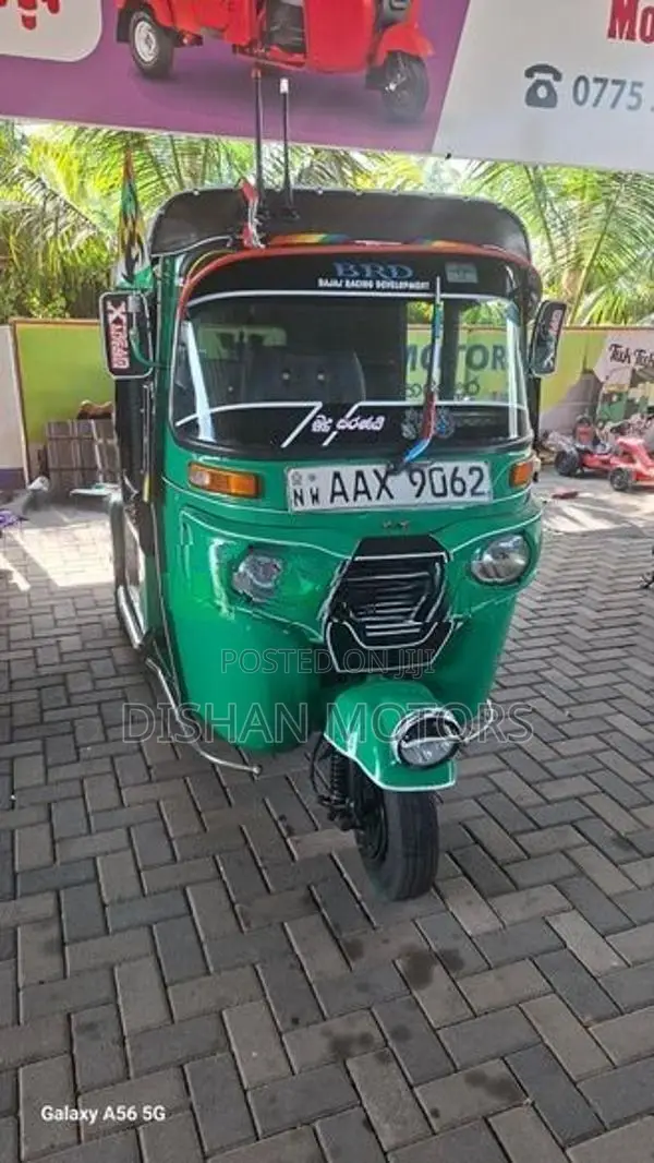 Bajaj RE 4Srtok 2015