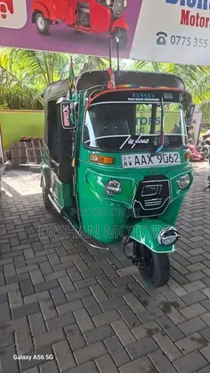 Bajaj RE 4Srtok 2015