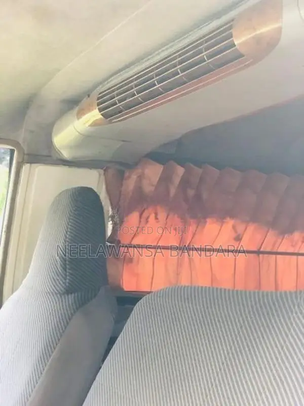 Mitsubishi L300 1984