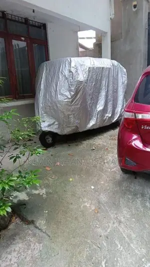Bajaj RE 2025
