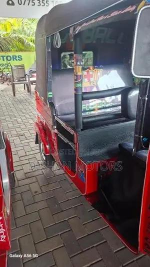 Bajaj RE 4 Strok 2015