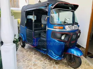 Bajaj RE 2018